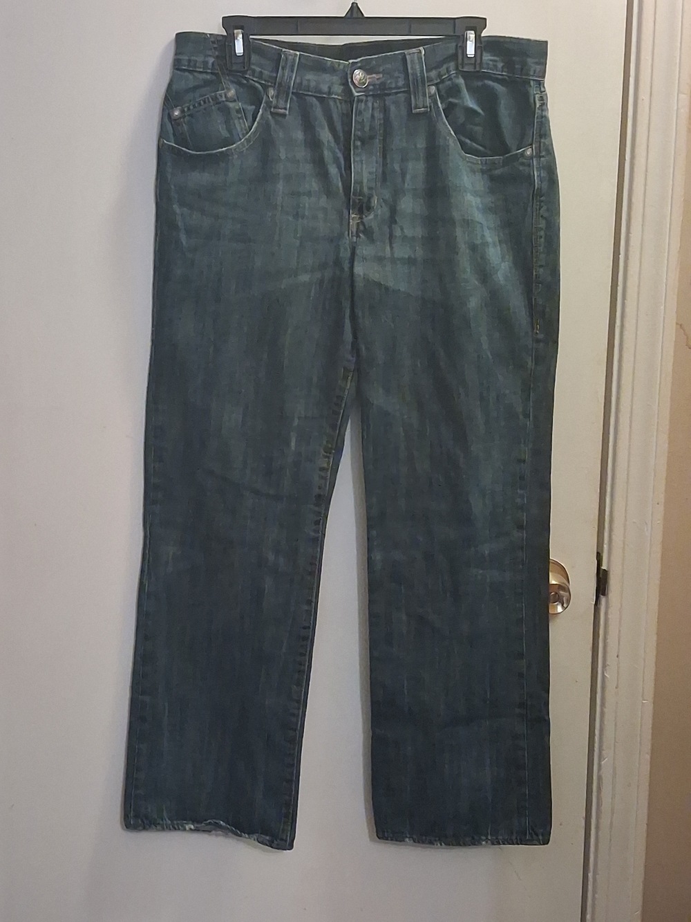 Rock & Republic Straight Leg Jeans in Dark Blue Wash